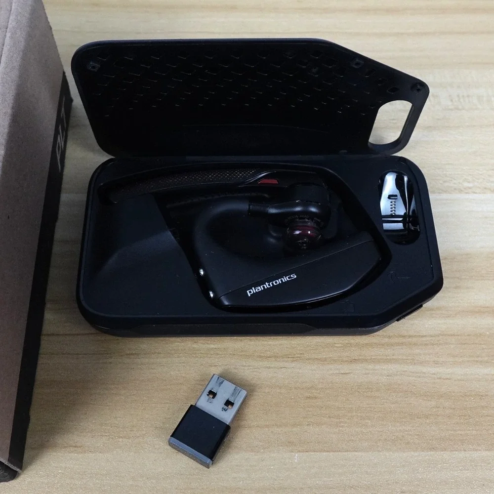 Plantronics 206110-101 Voyager 5200 UC Black Mono Bluetooth Headset System